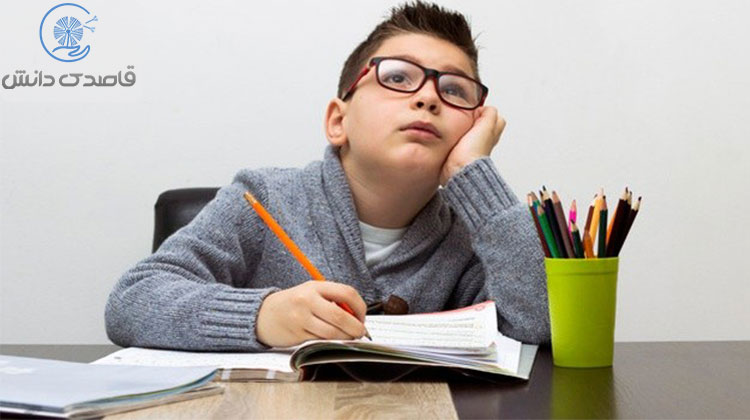 مشق و تکلیف زیاد در نظام آموزشی گذشته در نبود ابزارهای کمک آموزشی